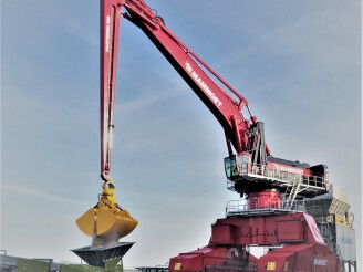 Nieuwe havenkraan voor Mammoet Multi Purpose Terminal Terneuzen