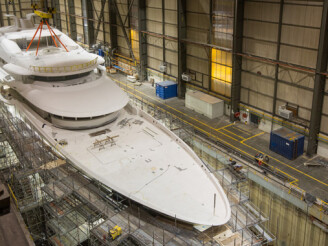 Bedrijfsbezoek aan Amels: wegdromen bij de superjachten