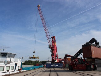 Vlaamse regering steunt containertransport via binnenvaart vanuit North Sea Port