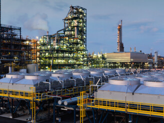 Yara Sluiskil 90 jaar jong