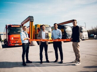 Milence opent nieuw laadstation voor elektrische vrachtwagens bij Volvo fabriek