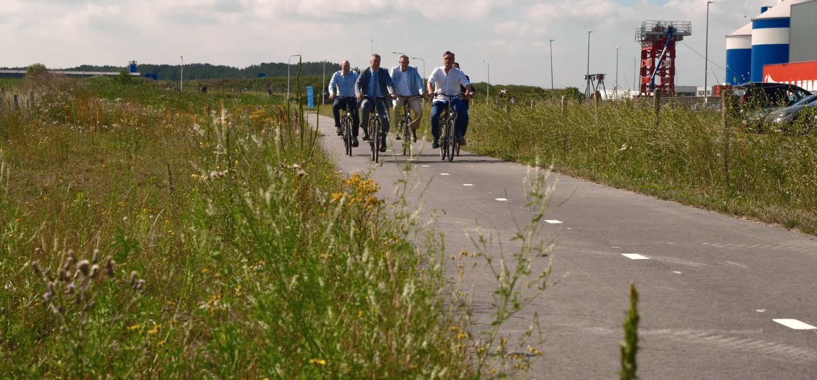 wegen en fietspaden axelse vlakte7